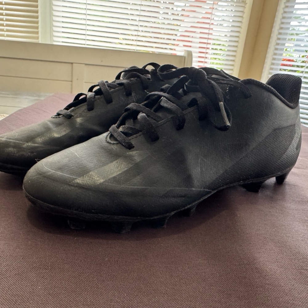 Adidas Black Athletic Soccer Shoes Sleek Design
